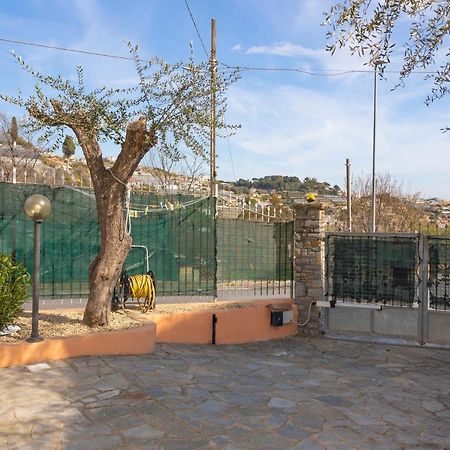 Leto'S Apartment In Sanremo - Parking & Garden Dış mekan fotoğraf